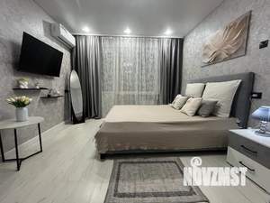 1-к квартира, посуточно, 32м2, 7/10 этаж