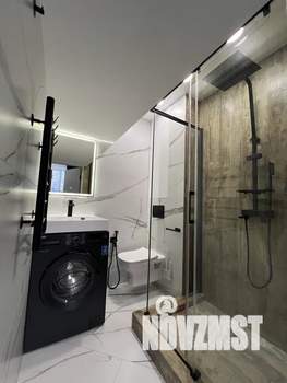 Студия квартира, посуточно, 32м2, 1/10 этаж