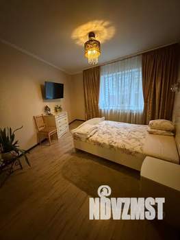 1-к квартира, посуточно, 60м2, 2/10 этаж