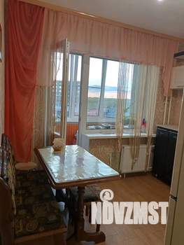 1-к квартира, посуточно, 37м2, 4/10 этаж