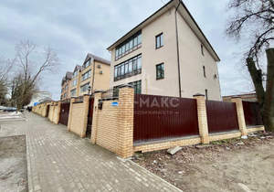 3-к квартира, вторичка, 117м2, 3/3 этаж