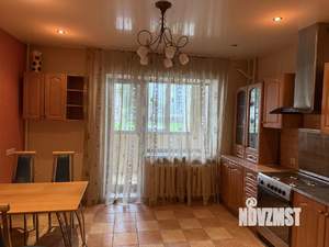 4-к квартира, вторичка, 139м2, 1/10 этаж
