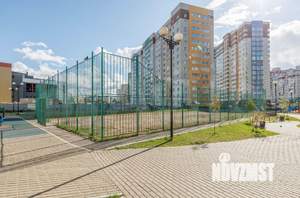 2-к квартира, вторичка, 63м2, 9/17 этаж