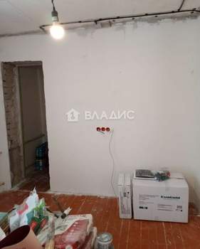 2-к квартира, вторичка, 32м2, 1/4 этаж