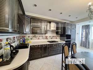 2-к квартира, вторичка, 72м2, 1/9 этаж