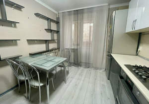 2-к квартира, вторичка, 55м2, 1/10 этаж