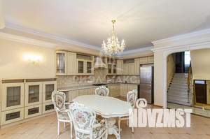 4-к квартира, вторичка, 295м2, 1/3 этаж