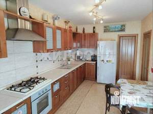 3-к квартира, вторичка, 131м2, 3/9 этаж