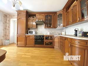 5-к квартира, вторичка, 214м2, 1/5 этаж