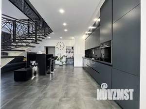 4-к квартира, вторичка, 200м2, 7/7 этаж