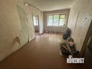 2-к квартира, вторичка, 40м2, 1/4 этаж