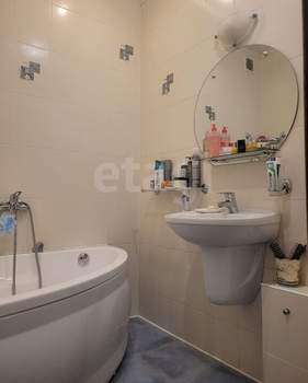 2-к квартира, вторичка, 65м2, 6/6 этаж
