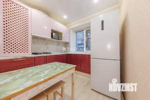 2-к квартира, вторичка, 44м2, 1/4 этаж