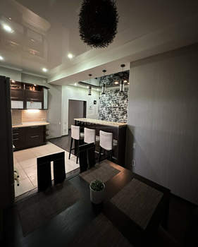 3-к квартира, вторичка, 106м2, 1/10 этаж