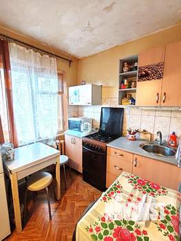 3-к квартира, вторичка, 56м2, 5/5 этаж
