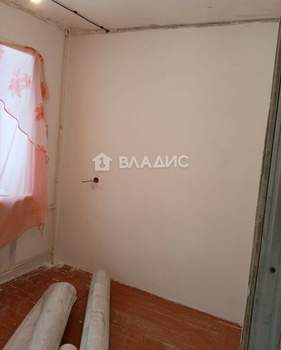 2-к квартира, вторичка, 32м2, 1/4 этаж