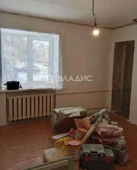 2-к квартира, вторичка, 32м2, 1/4 этаж