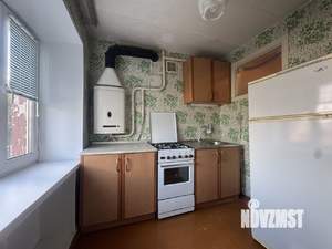 2-к квартира, вторичка, 45м2, 1/4 этаж