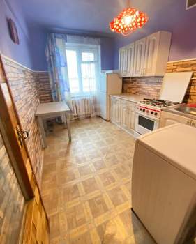 3-к квартира, вторичка, 63м2, 5/5 этаж