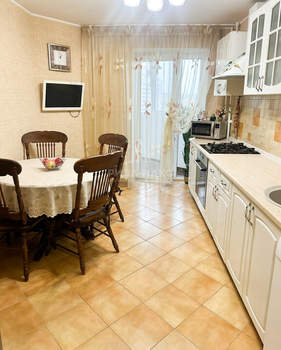 3-к квартира, вторичка, 90м2, 9/10 этаж