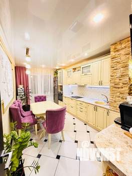 3-к квартира, вторичка, 80м2, 1/10 этаж