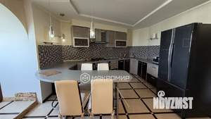 3-к квартира, вторичка, 97м2, 10/10 этаж